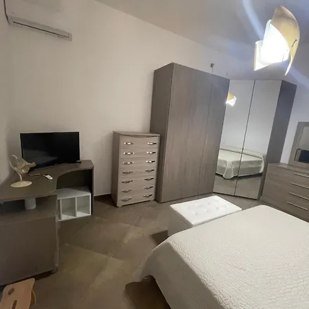 Simon House Two 公寓 兰佩杜萨